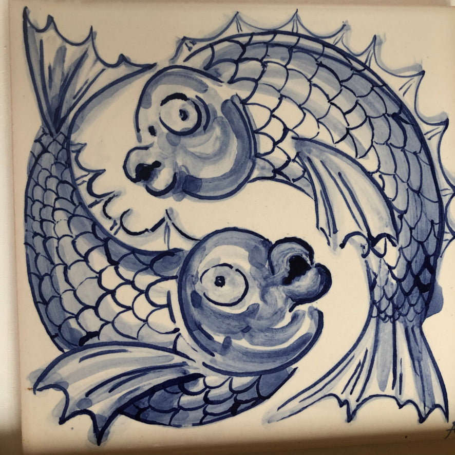Two fishes Handpainted azulejo glazed ceramic tile 15 cm x 15 cm /  Kézműves csempe