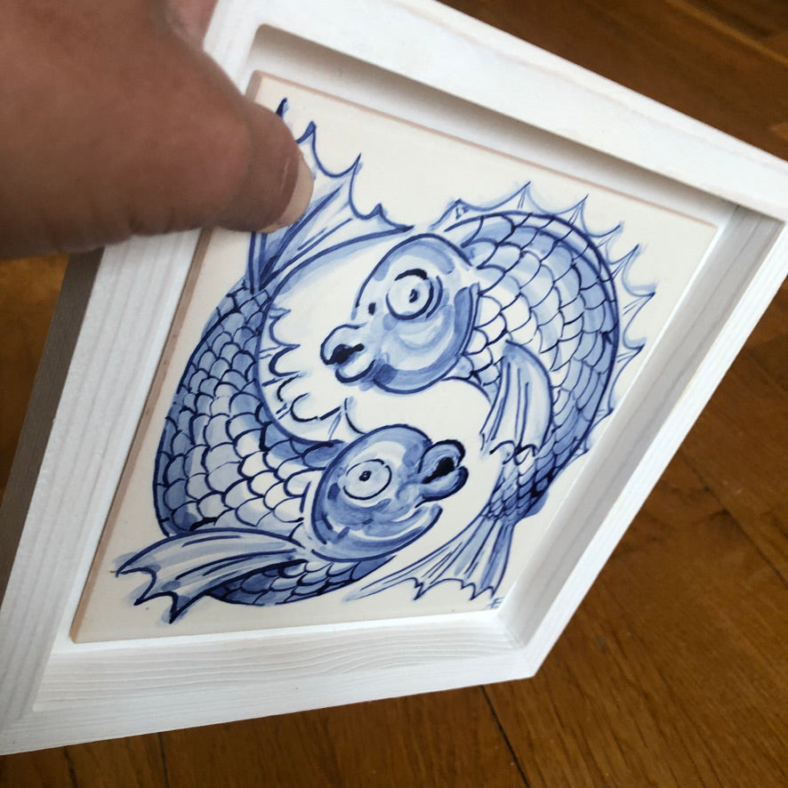 Two fishes Handpainted azulejo glazed ceramic tile 15 cm x 15 cm /  Kézműves csempe